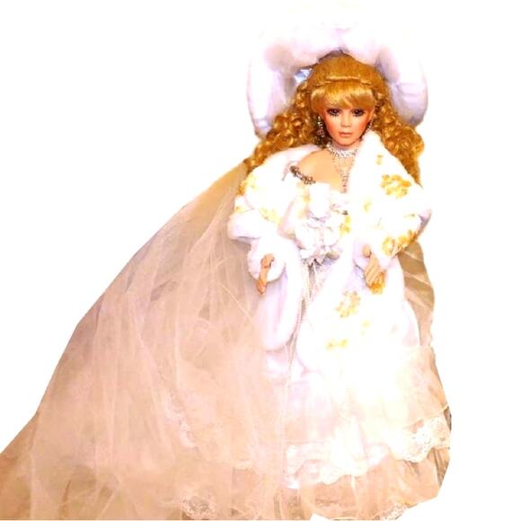 26" Danbury Mint Winter Bliss Wedding Veiled Bride Porcelain Doll - Picture 2 of 8